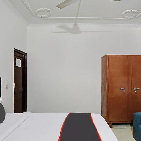 Collection O Mayank Guest House Near Iskcon Temple Noida Kālkāji Devi المظهر الخارجي الصورة