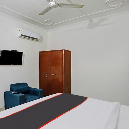 Collection O Mayank Guest House Near Iskcon Temple Noida Kālkāji Devi المظهر الخارجي الصورة