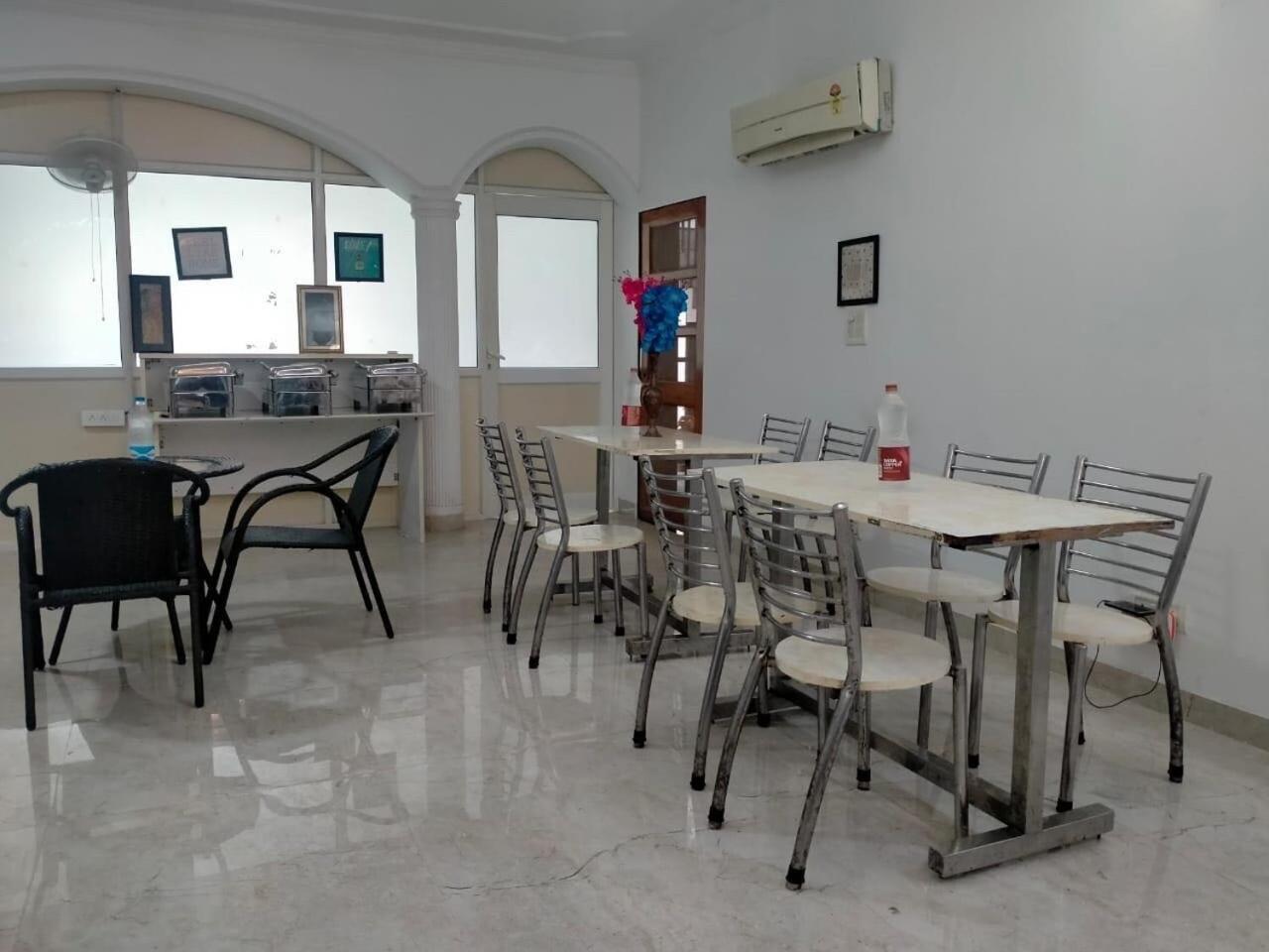 Collection O Mayank Guest House Near Iskcon Temple Noida Kālkāji Devi المظهر الخارجي الصورة