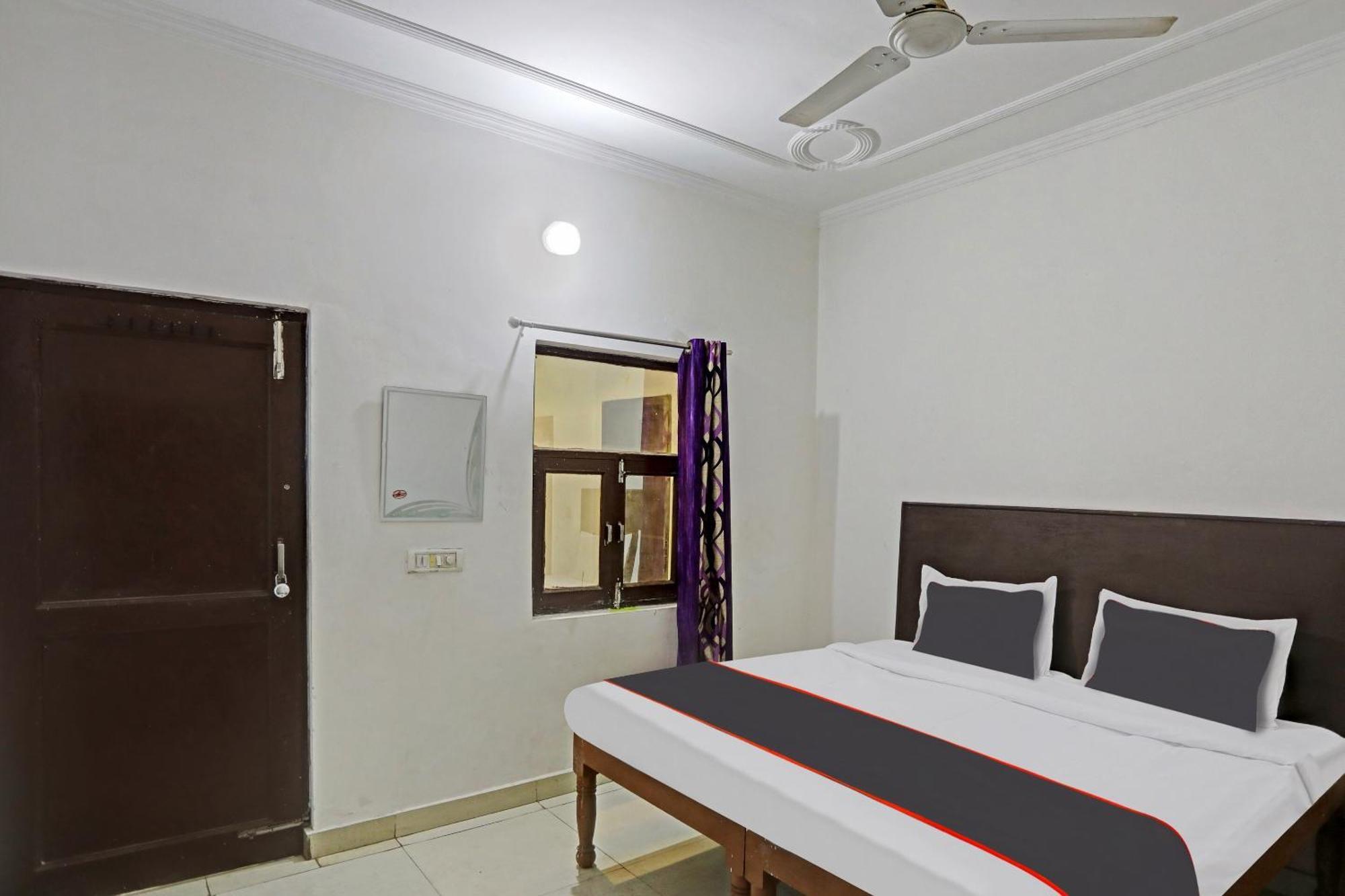 Collection O Mayank Guest House Near Iskcon Temple Noida Kālkāji Devi المظهر الخارجي الصورة