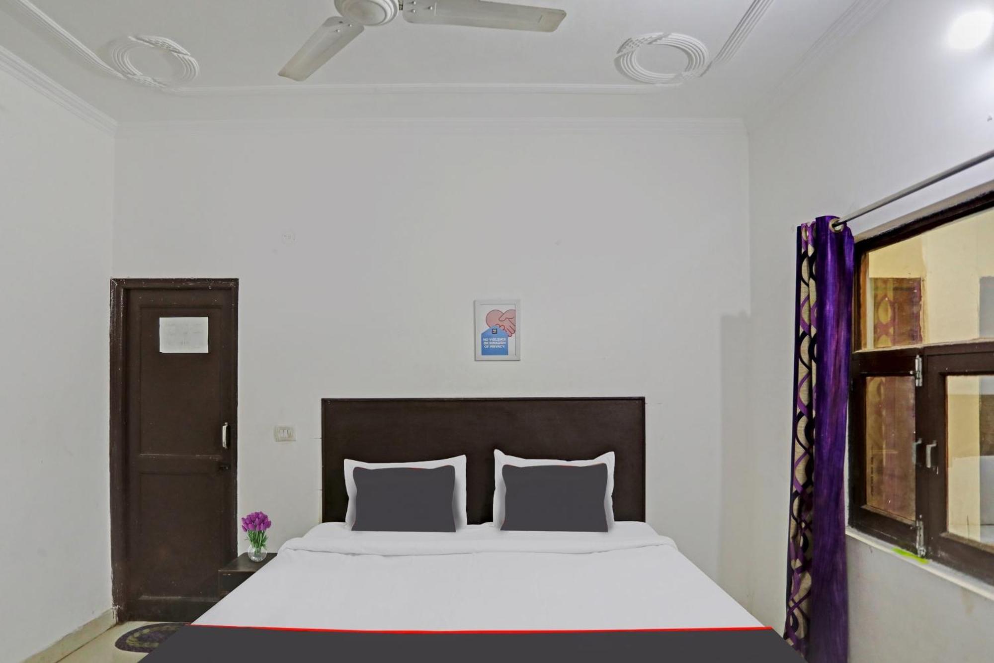 Collection O Mayank Guest House Near Iskcon Temple Noida Kālkāji Devi المظهر الخارجي الصورة