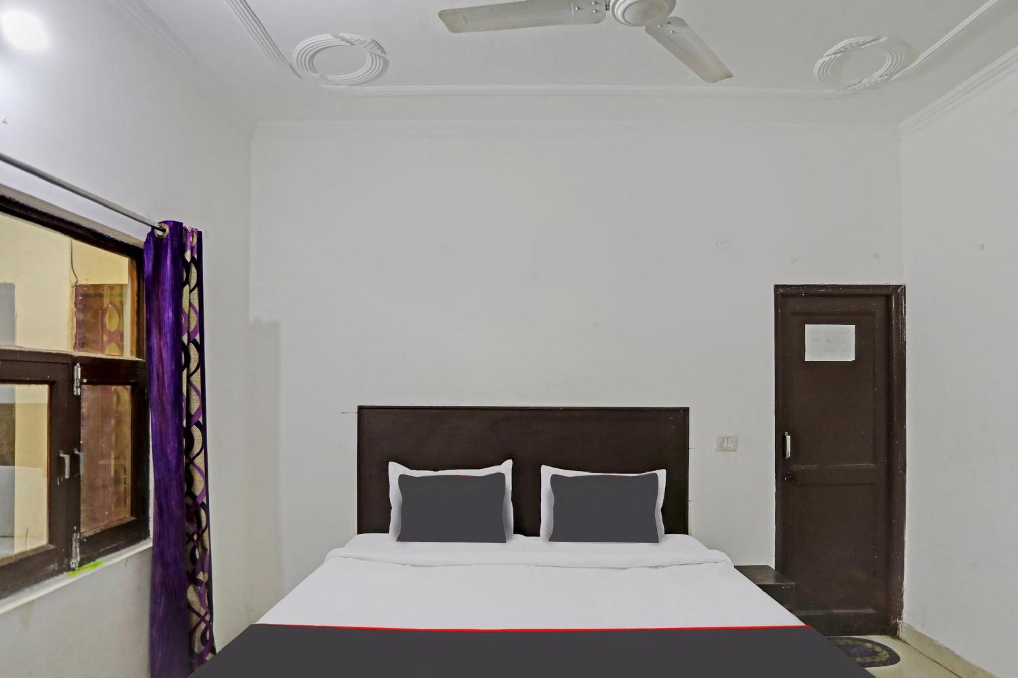 Collection O Mayank Guest House Near Iskcon Temple Noida Kālkāji Devi المظهر الخارجي الصورة