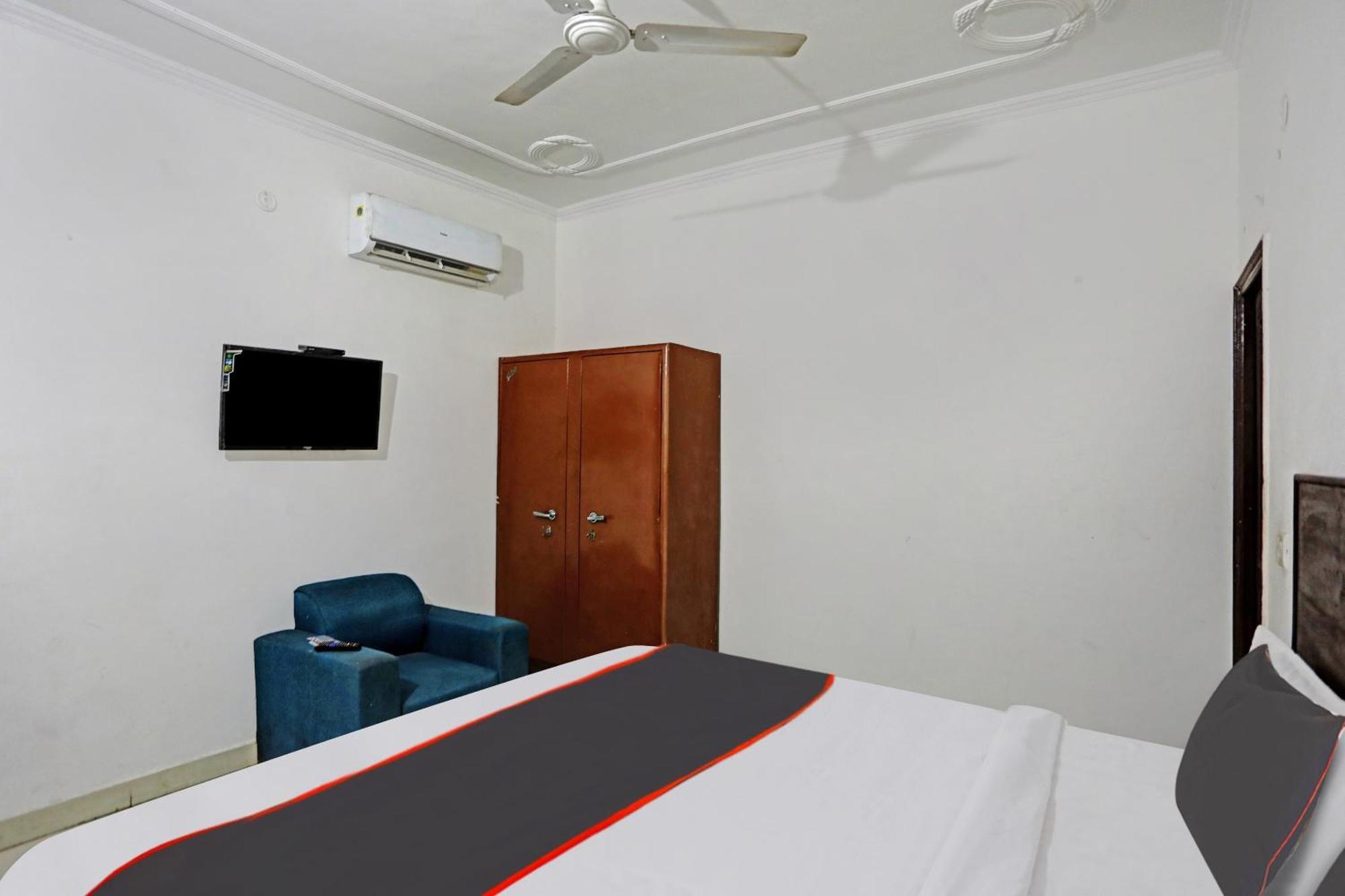 Collection O Mayank Guest House Near Iskcon Temple Noida Kālkāji Devi المظهر الخارجي الصورة